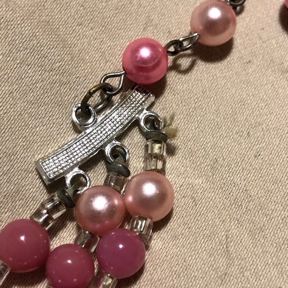 Vintage pink beaded three strand necklaces - Picture 4 of 7